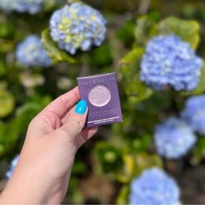 BNIB Urban Decay Moondust Eyeshadow • Glitter Rock